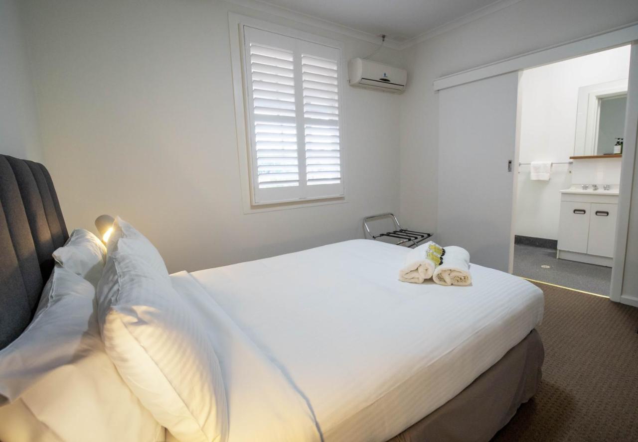 The Platypus Accommodation & Cafe Cudal Esterno foto